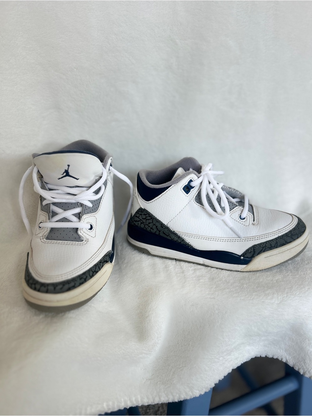 Jordan Kids White, Navy and Gray Retro Basketball Sneakers
